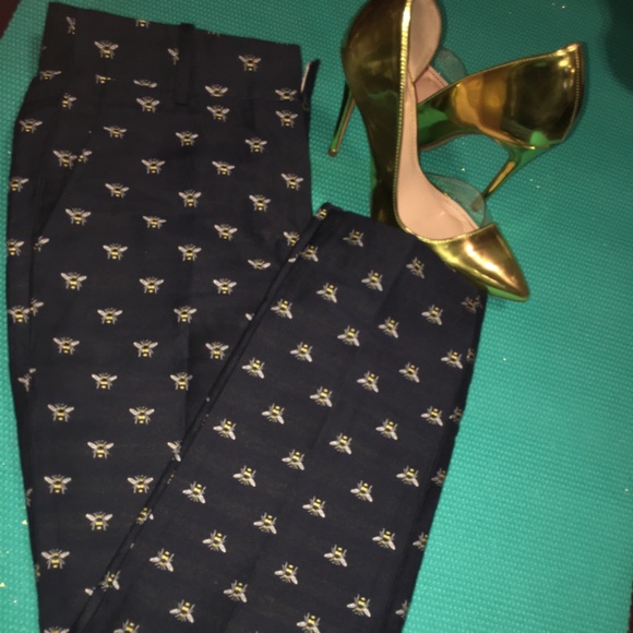 Gold bubble bee Flyer - Picture 2 of 4